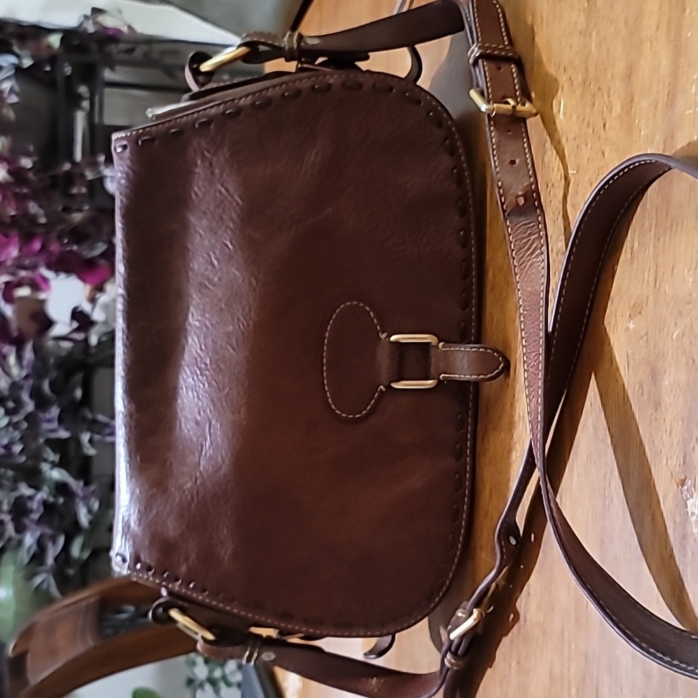 Dooney & Bourke Handbag J4095295 Saddle Shoulder/ Crossbody Vintage Leather.